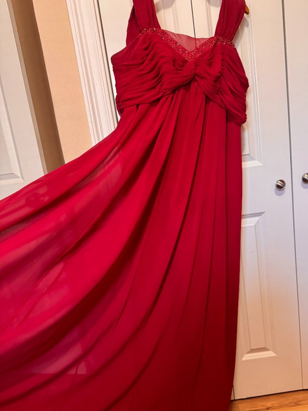 David's Bridal F14867 Wine Red Chiffon Formal Gown Beaded Boned Size 20